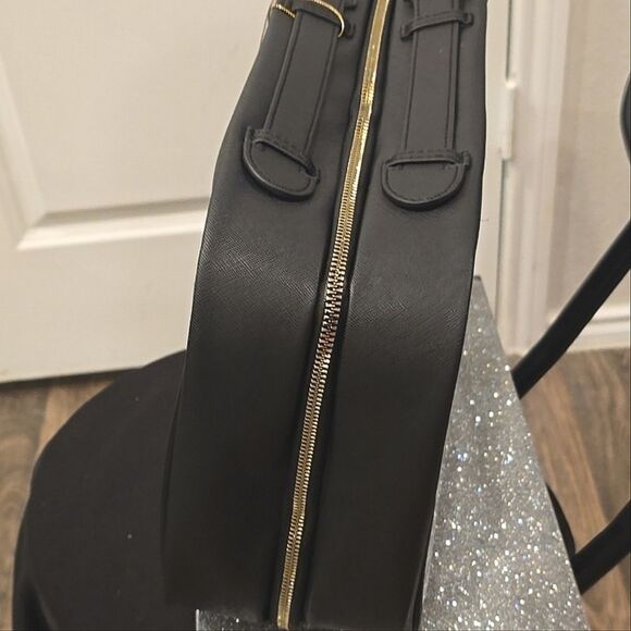 So Chic Transparent Cosmetic Case - Picture 5 of 11